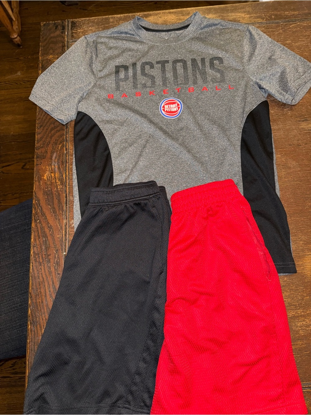 EUC 3 piece set men’s size small NBA Detroit Pistons 1 t-shirt & 2 pairs shorts